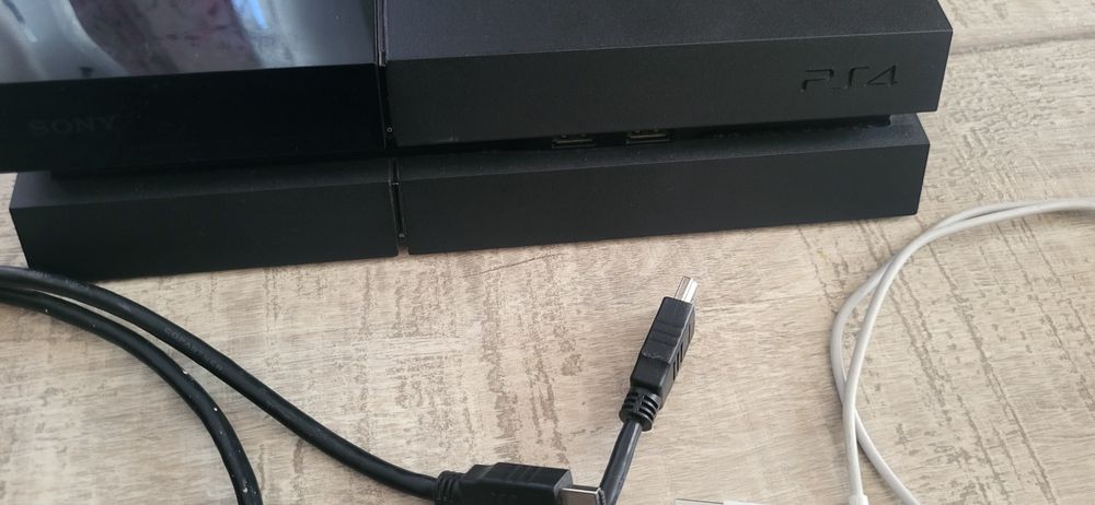 PlayStation 4  2 controller