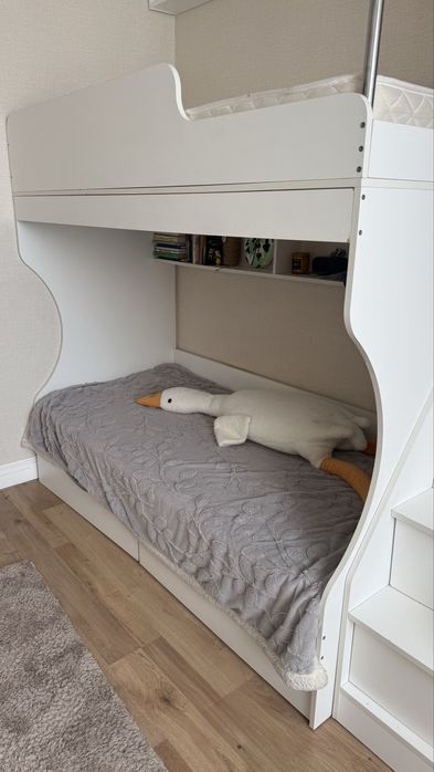 Детская двухъярусная кровать