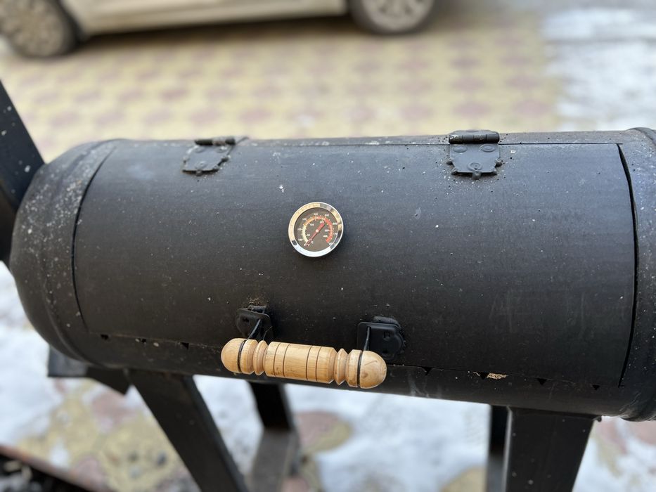 Мангал-барбекю на колесах с термометром