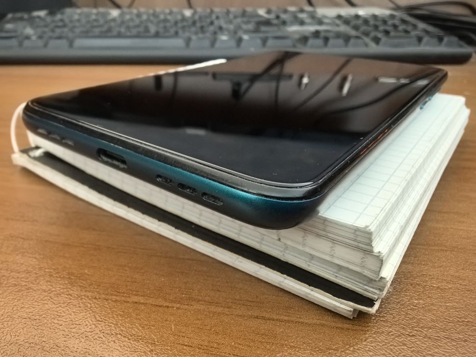 Продавам TCL 20 SE