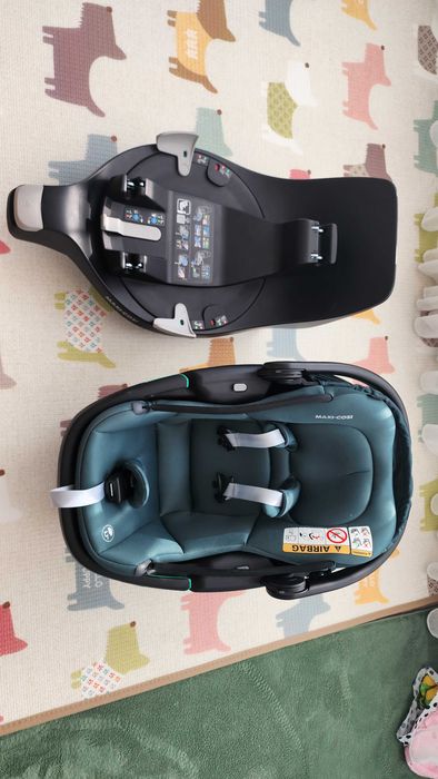 Cтолче за кола Maxi Cosi Coral 360 (базата е продадена)
