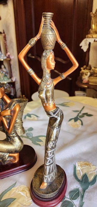 Статуэтки Африканки