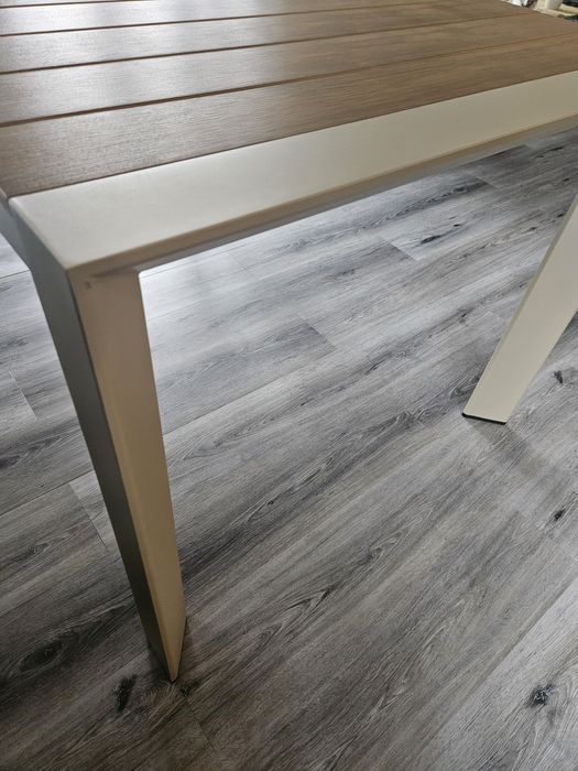 Алуминива много здрава и стабилна маса+столове