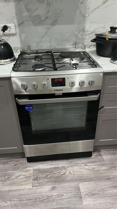 Продам газовую плиту