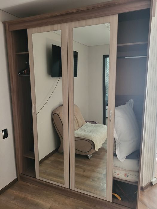 Продам большой шифоньер.