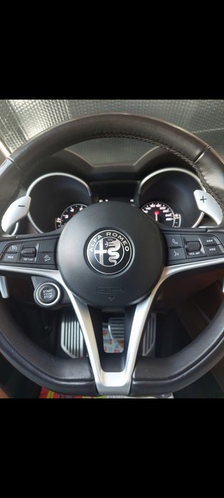 Alfa Romeo Stelvio Q4  ,4×4,An 2018,280cp,km 63000.Pret 24000€.