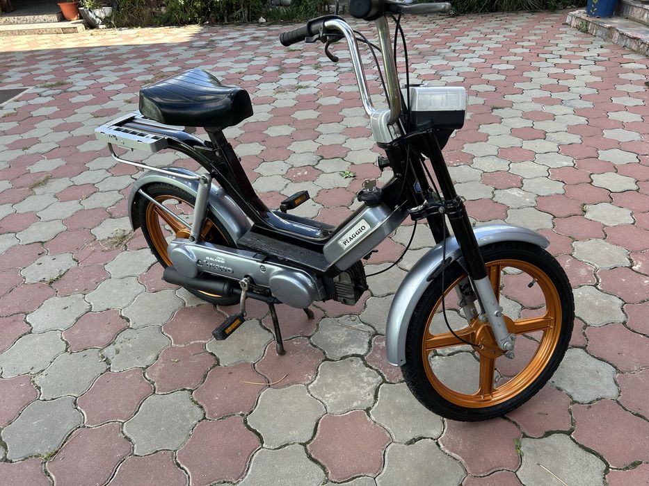 Piaggio Bravo 49cc Moped