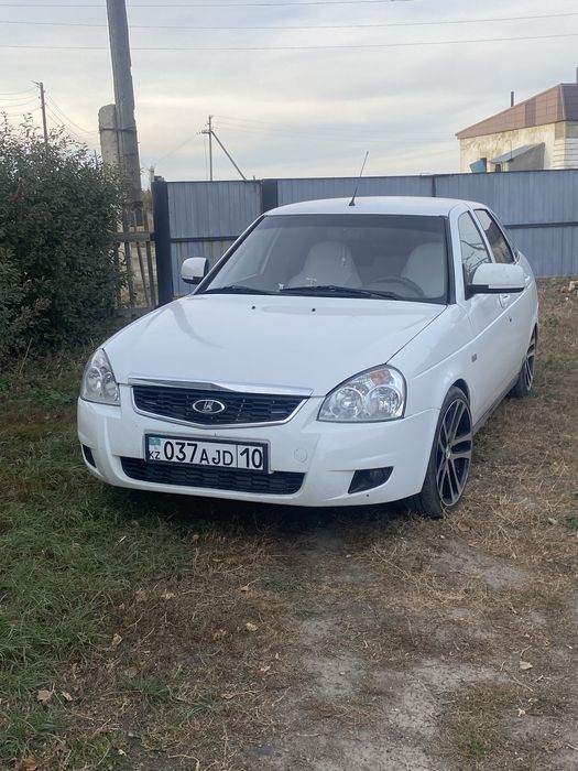 Продам приора 1 2013 года