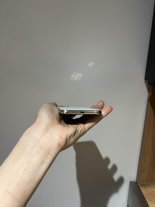 Продам айфон 11 про