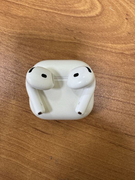 Airpods 4 ориги без шумодава