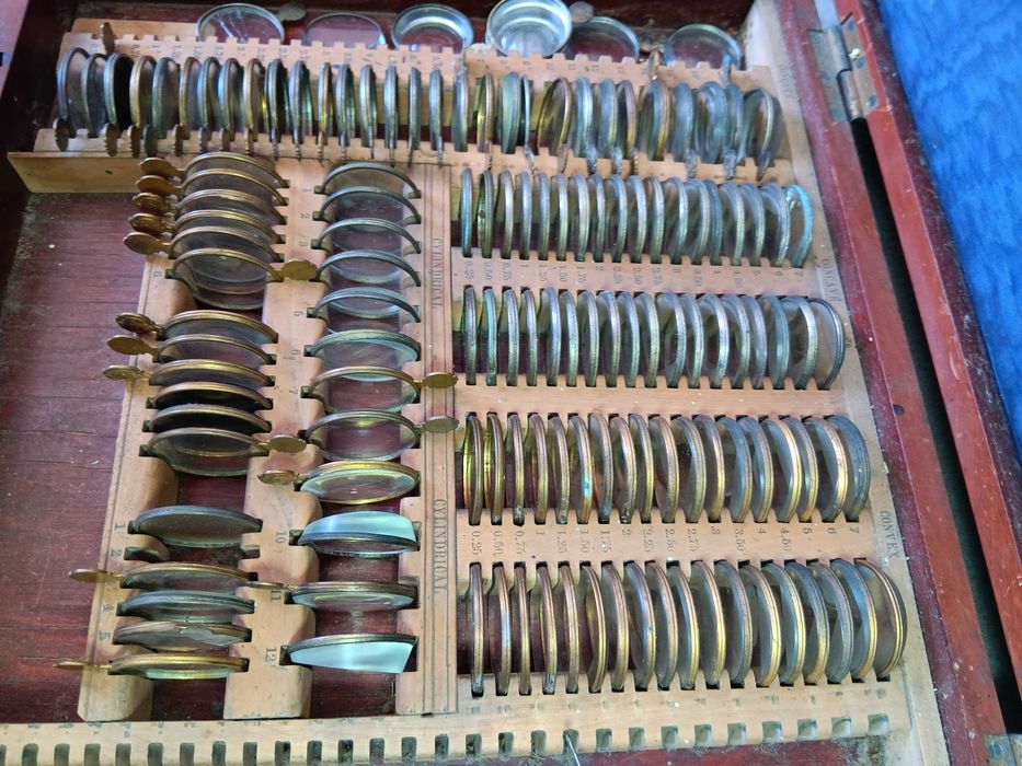 Instrument de masurat dioptria in diplomat de lemn, Vechi de colectie