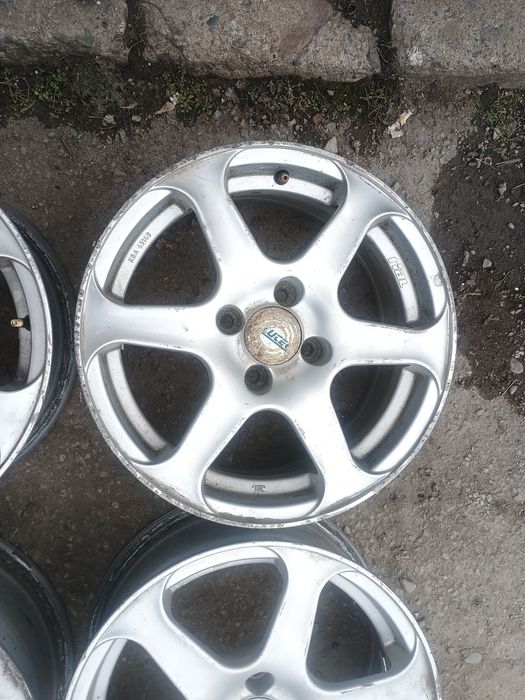 4 бр лети джанти 15" 4х100 Rial