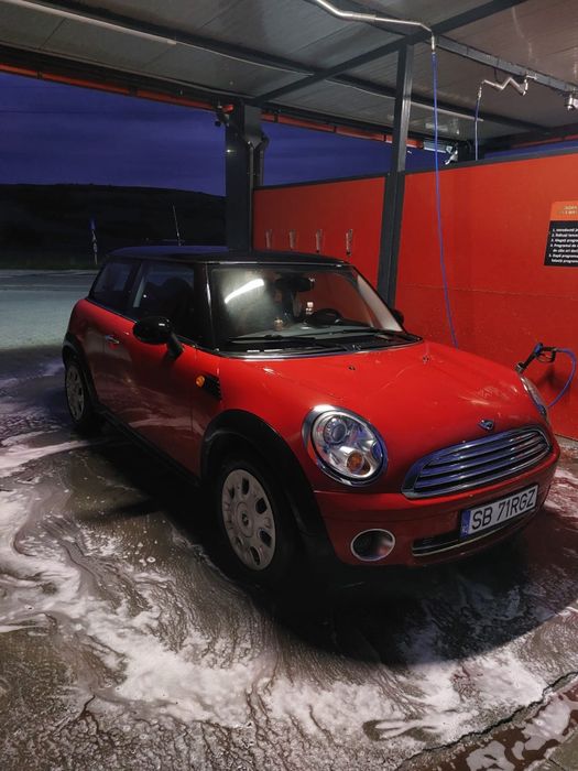 mini cooper
Motor 1.4
Putere:95cp
Combustibil:benzină
An de fabricaţ