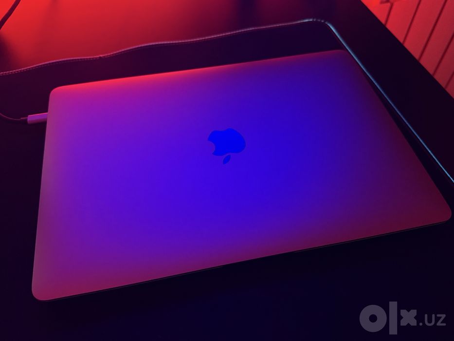 MacBook Air M1 13,3