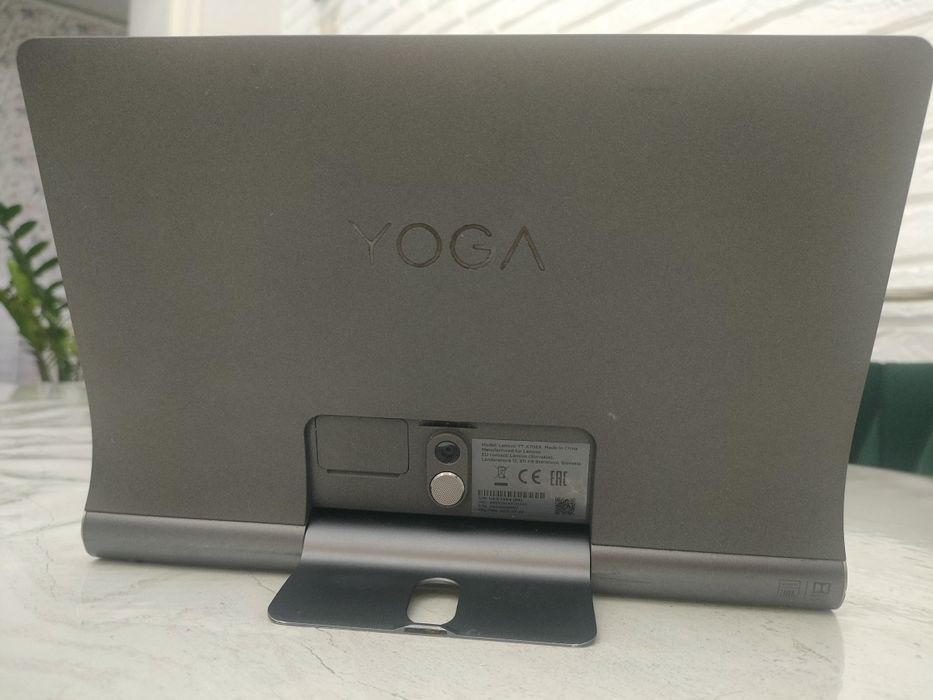 Планшет Lenovo Yoga smart tab YT-X705X.