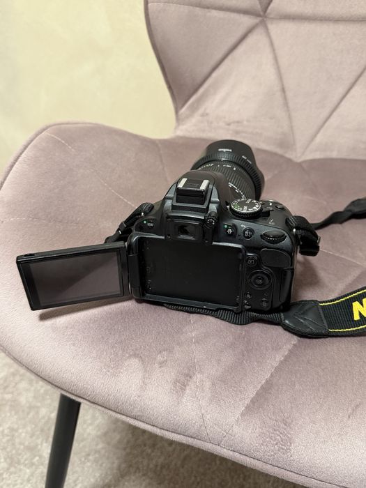 Aparat Nikon D5100 + Obiectiv Sigma 18-250mm