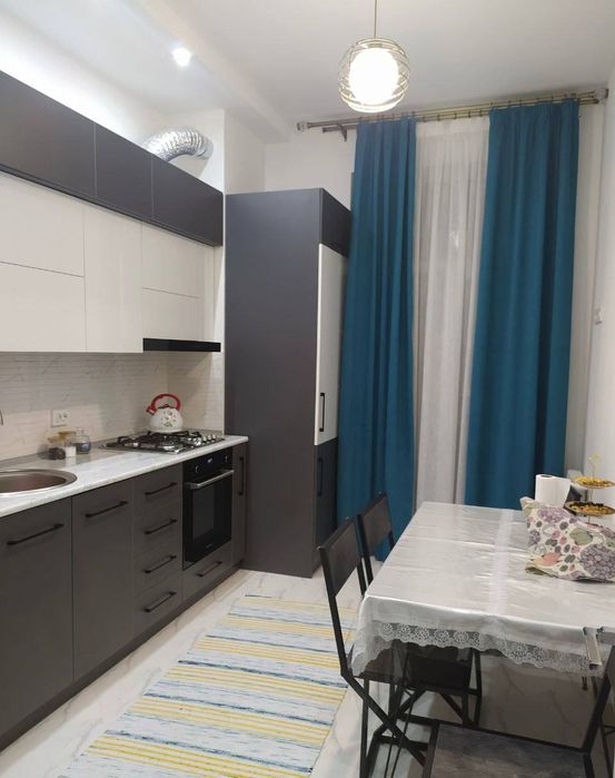 Продается 2-комнатная квартира в ЖК Cambridge Residence/Murat Building