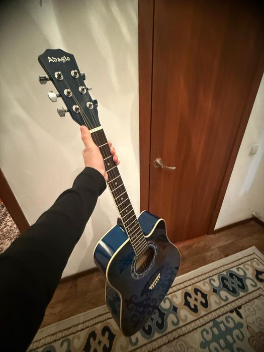 Продам новый гитара цена 60к договоримся