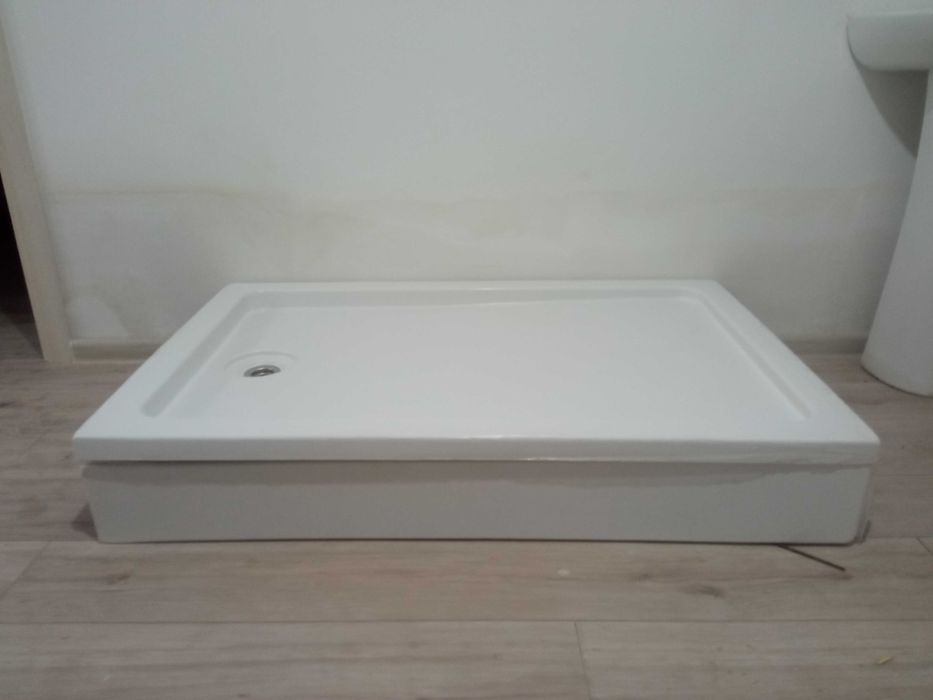 Душевые поддоны.