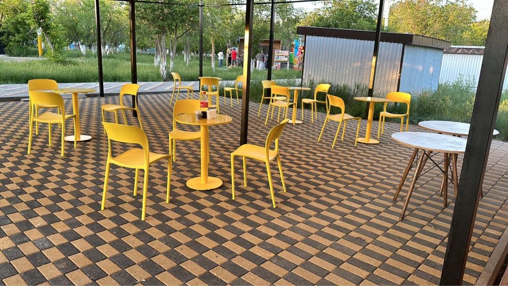 Продаётся летнее кафе в Центральном парке!