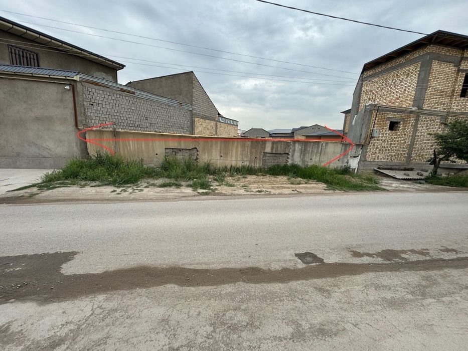 Chortoq mahallada 2,5 sotix er sotiladi 17000 у/е