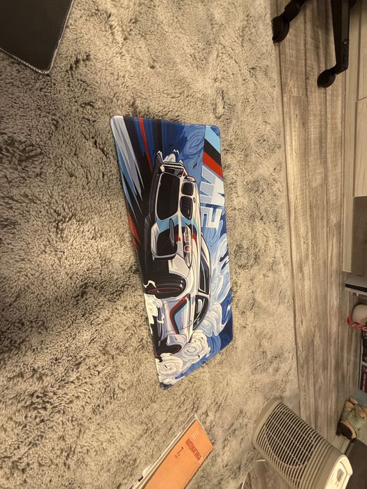 Продавам подложка за мишка гейминг на бмв