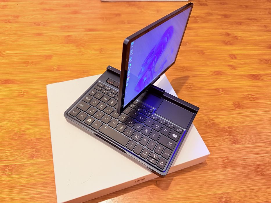 Mini Laptop UMPC GPD Pocket 4 8,8” Gaming AMD AI9 HX370, 32GB DDR5 2TB