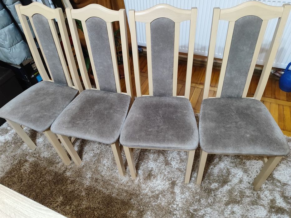 Vând set  4 scaune  culoare Bej+gri