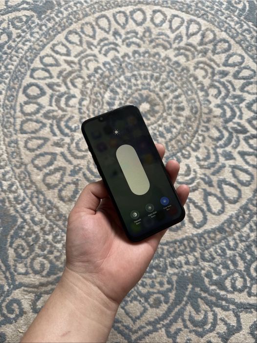 Продам iPhone 13