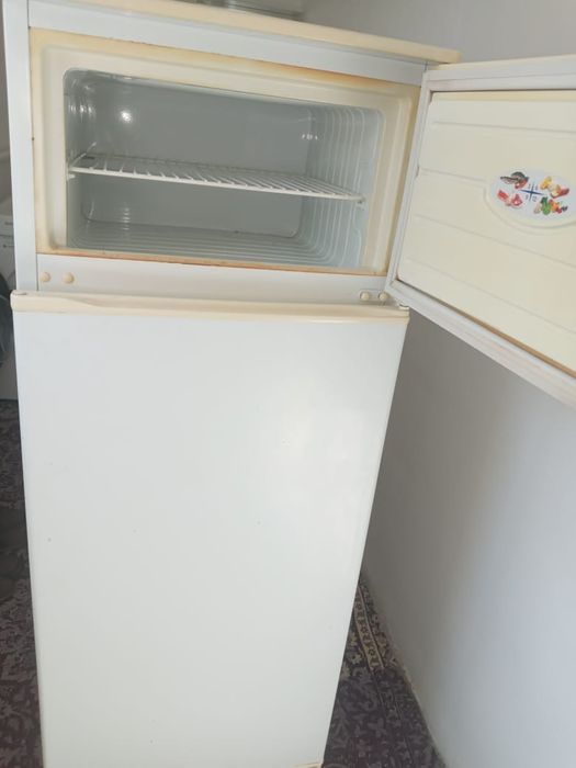 Продаётся холодилник атлант