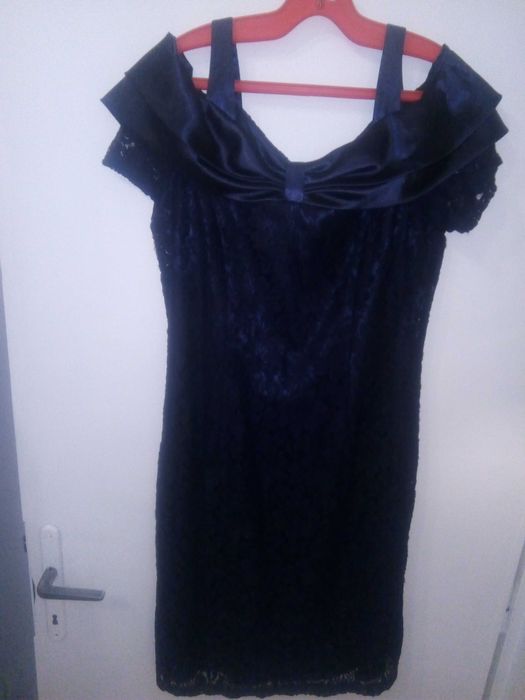 Официална дантелена рокля