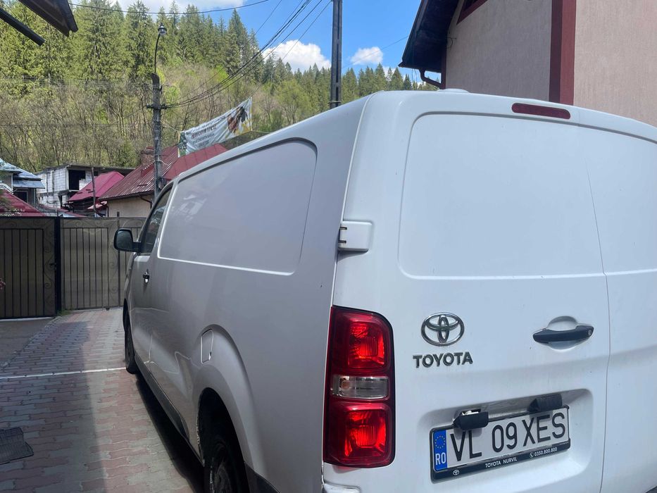 Vând autoutilitară Toyota Proace