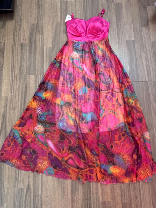 Вещи женские и детские . 100 000 сум за 4 вещи .