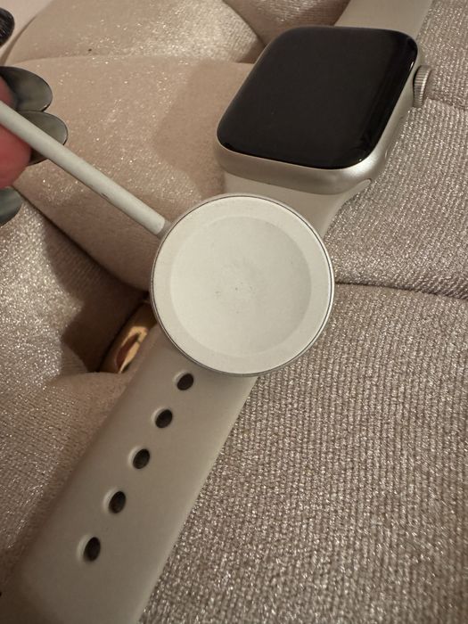 Нов Apple Watch 8 Starlight Cellular