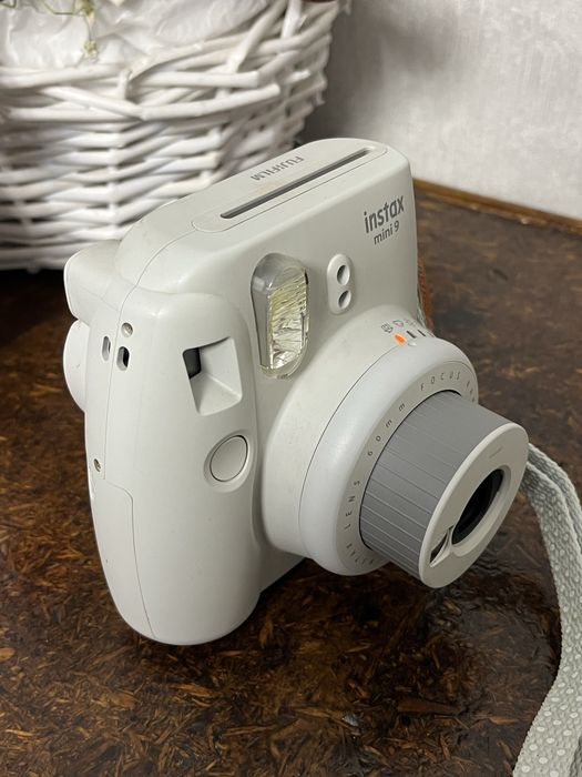 Продаю инстакс мини 9