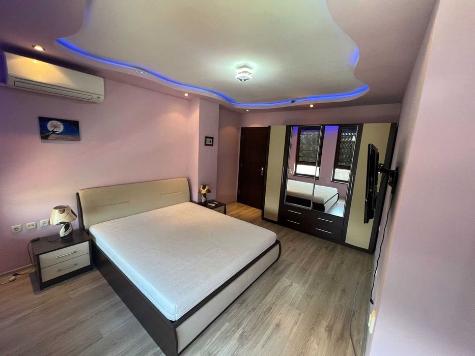 Дава се под наем Тристаен апартамент в Кърджали, Център - 114 кв.м за 408 € - Снимка #3