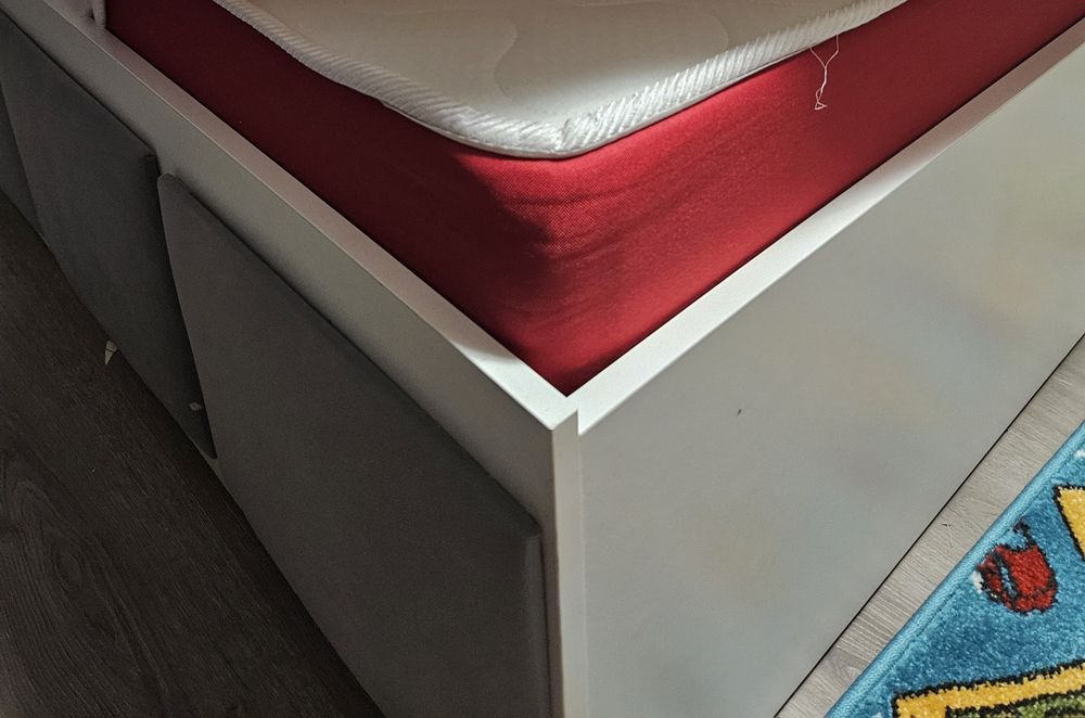 Pat 120x200 cu somiera rabatabila si saltea