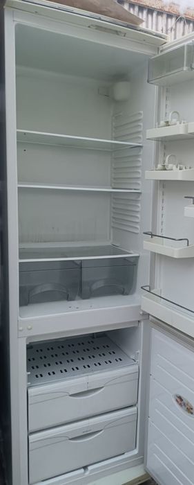 Двухкамерный холодильник