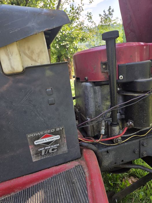 Tractoras gazon 13 cp