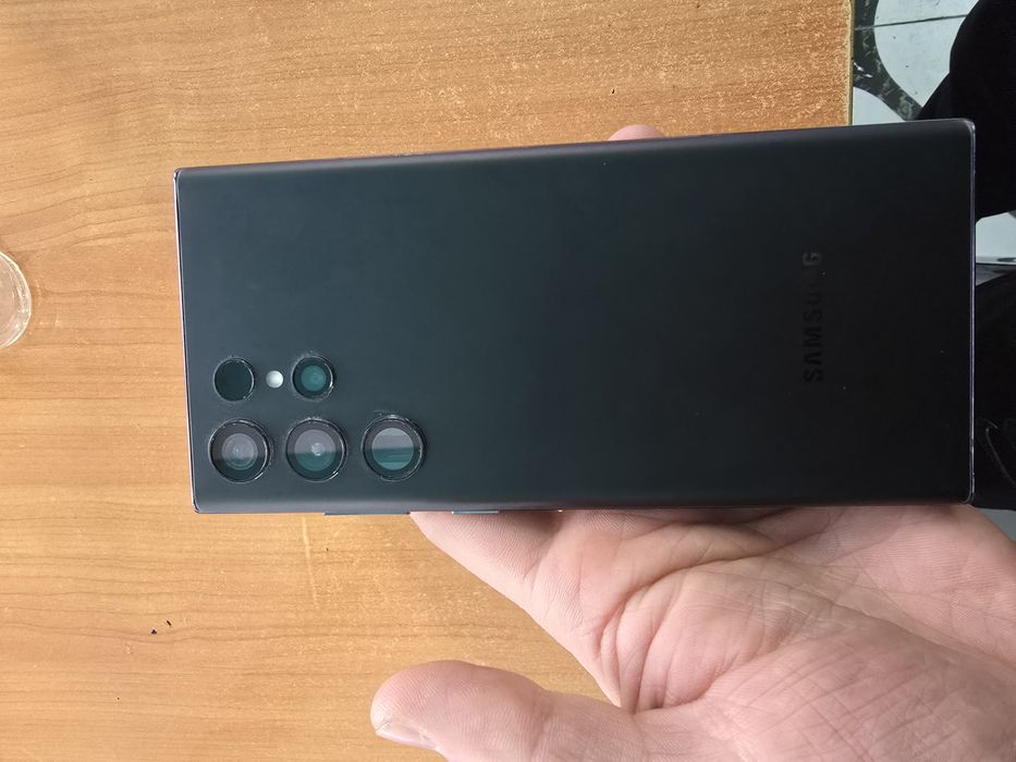 Продам телефон, самсунг с 22 ультра