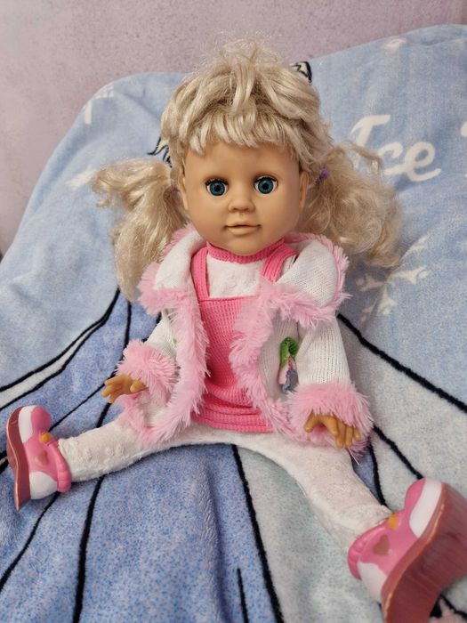 Говореща кукла Елена-над 200 думи