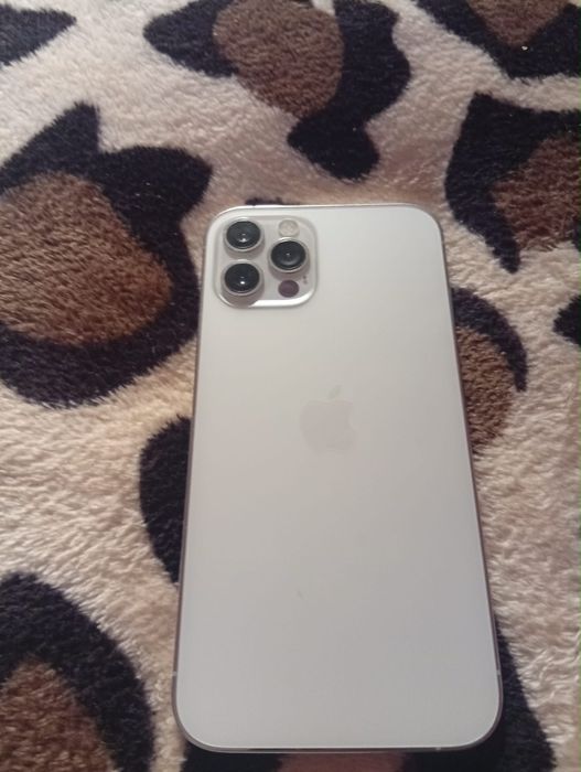 Vând iPhone 12 Pro gb256