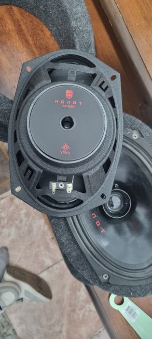 Колонки с подставкой МОЛОТ