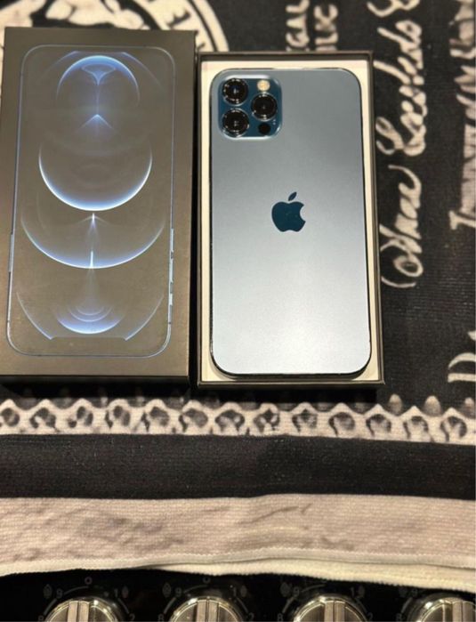 Счроно продам айфон 12 про на 256гб фейс работает