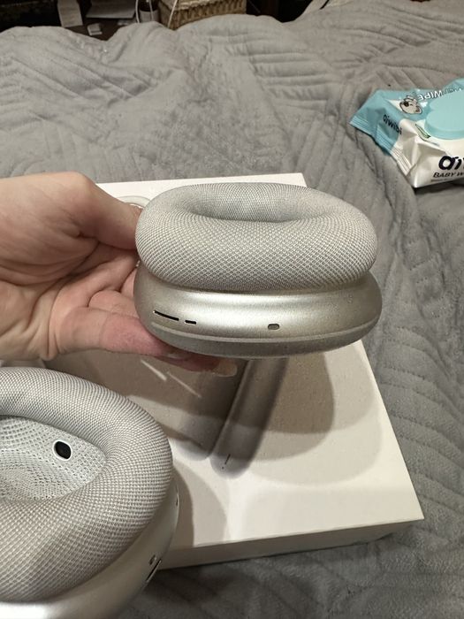 Продам AirPods Max
