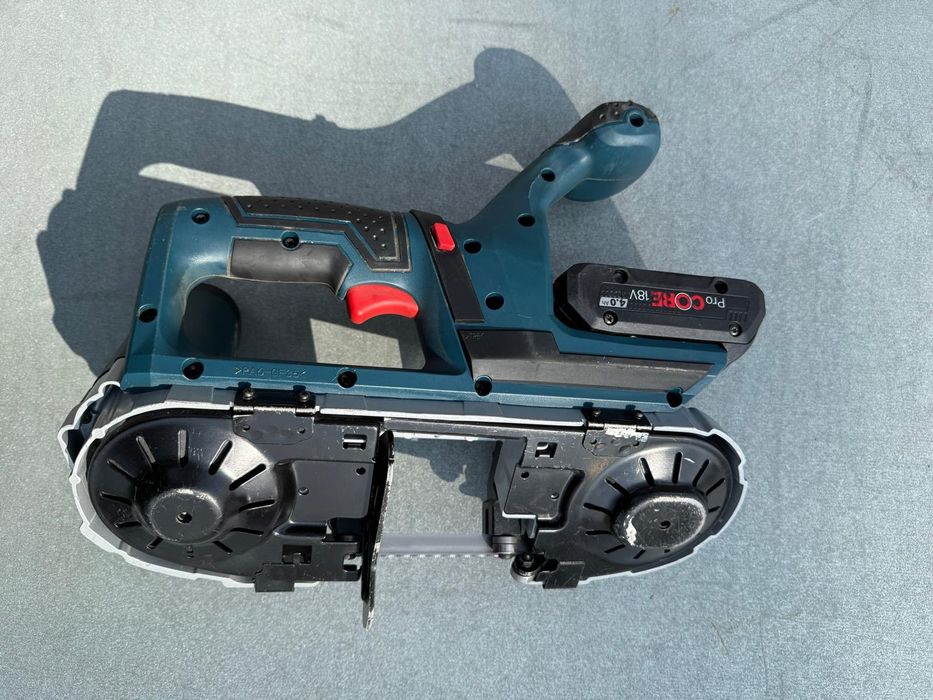 Fierăstrău cu banda Bosch Gcb 18v 63