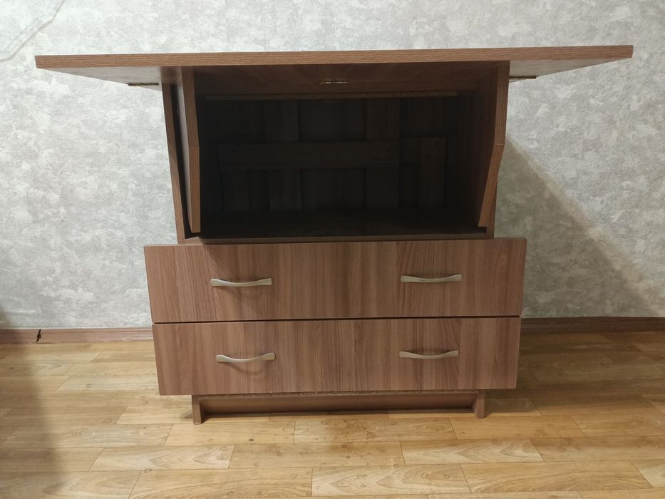 Раскладной стол с ящиками