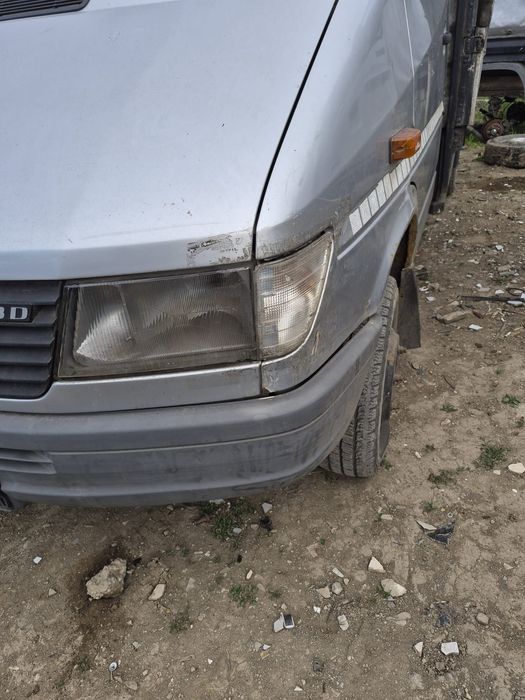 Far faruri stânga dreapta  Mercedes Sprinter 906 1997