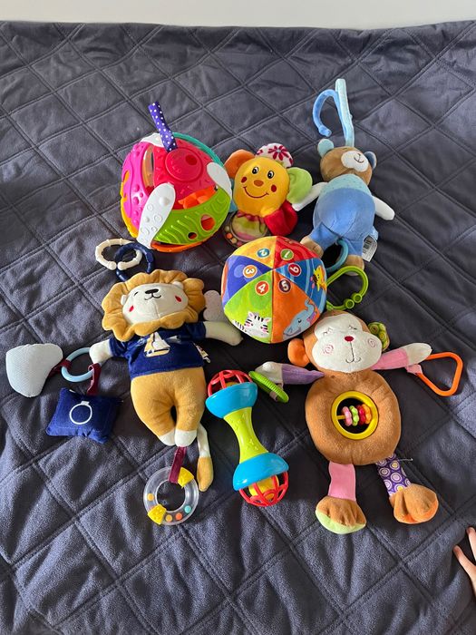 Лот бебешки играчки