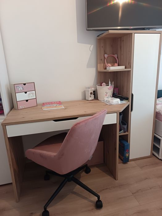 Чисти ново бюро Миомакс.